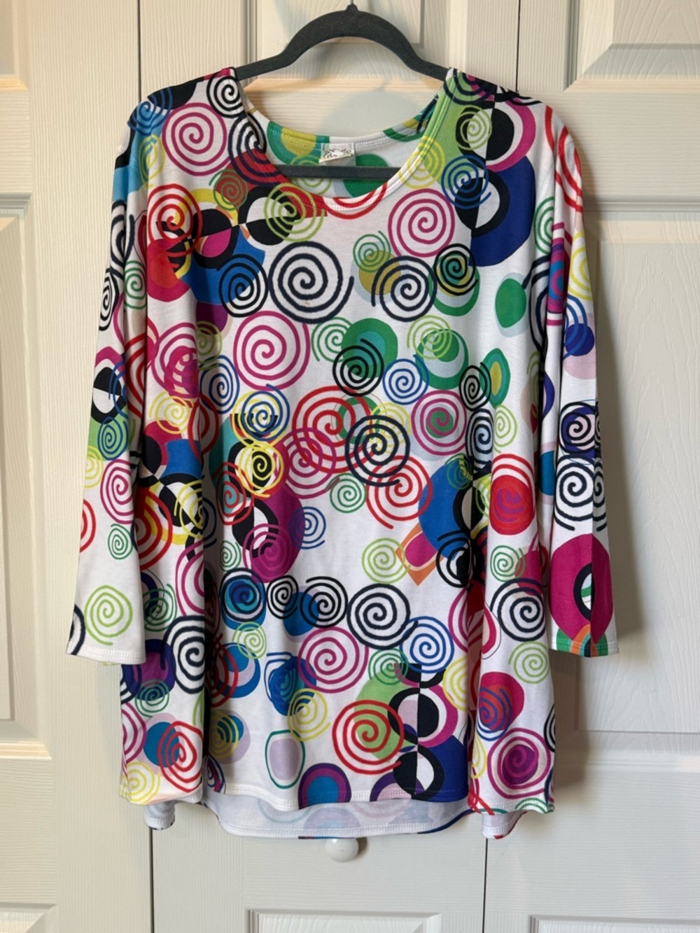 # Women's 2X Multicolor Print 3/4 Sleeve Tee - Relaxed Fit